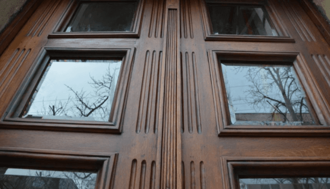 Біля Високого Замку у Львові відновили історичну браму. Фото до і після