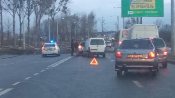 Ситуація на дорогах Львова. Ускладнений рух на Богданівській