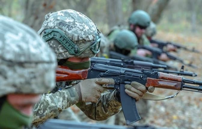 Втрати ворога: ЗСУ за добу знищили 900 окупантів