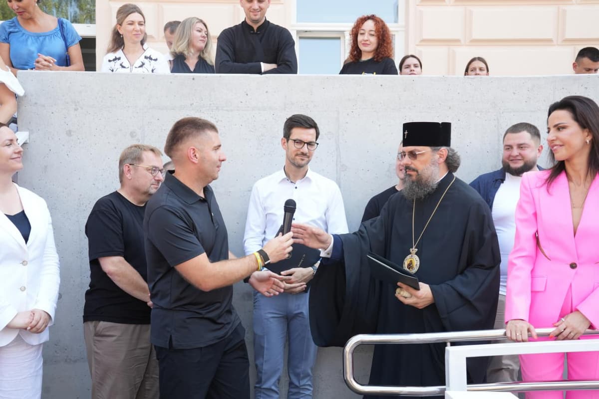 Хто запросив московського патріарха на відкриття корпусу UNBROKEN, як пройшли слухання щодо забудови поблизу аеропорту «Львів» та де буде простір Івана Вакарчука. Ключове за 7 серпня