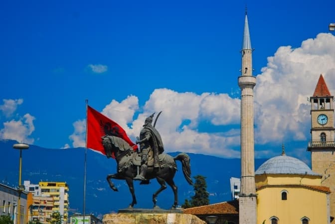 Албанія перейменує на Вільну Україну вулицю, де розташоване посольство Росії