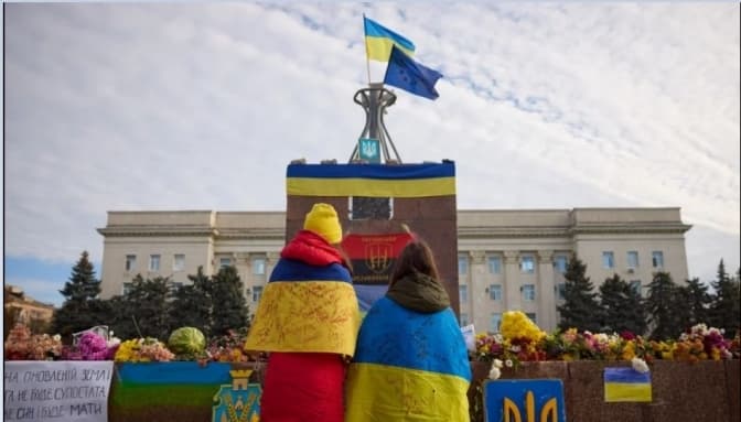 У Херсон повернули світло і тепло