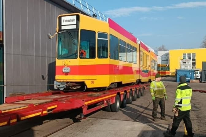 До Львова везуть перші трамваї з Базеля
