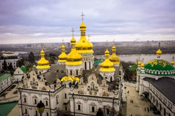 Московські попи лякають киян затопленням через виселення з Києво-Печерської Лаври