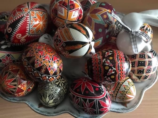 Львів'ян просять допомогти зібрати великодні кошики для покинутих літніх людей. Як долучитися
