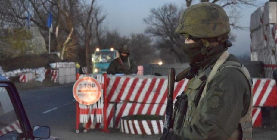 Чи будуть поліцейські роздавати повістки