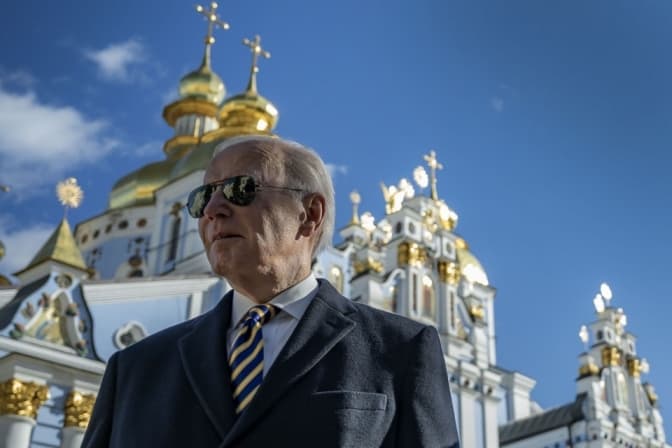 «Моя глибока повага»: Байден залишив послання у книзі гостей Маріїнського палацу