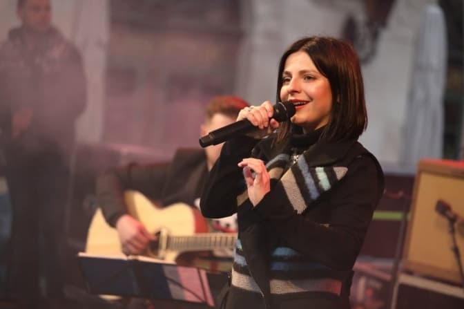 Оксана Муха попросила на її концерти у жовтні не приносити квіти