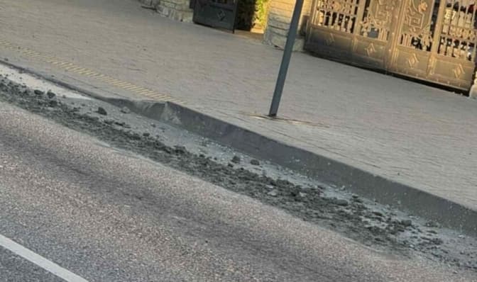 Біля Львова водія бетонозмішувача оштрафували за пошкодження дороги