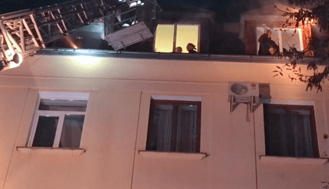 У Львові сталася пожежа в багатоквартирному будинку. Одну людину госпіталізували