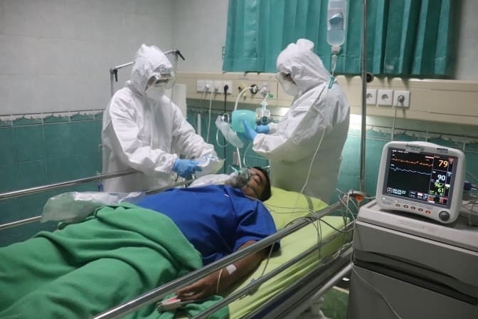 В НСЗУ заявили про 20 тис. грн на одного пацієнта з Covid-19. Степанов раніше називав удвічі більшу суму