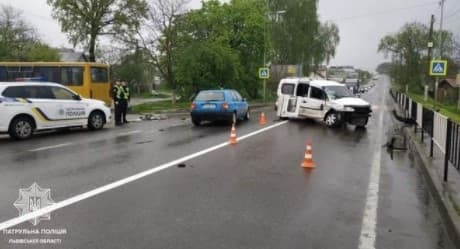 На Львівщині маршрутка потрапила у ДТП
