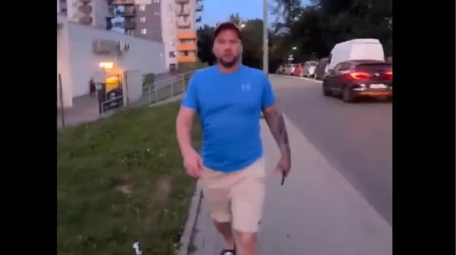Скриншот з відео