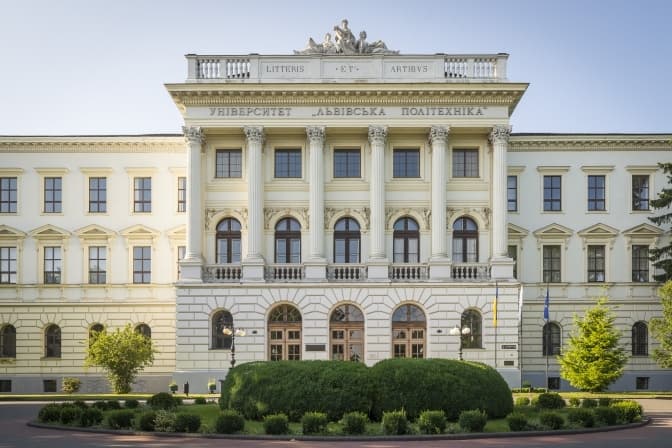 У Львові хочуть облаштувати молодіжний артпростір