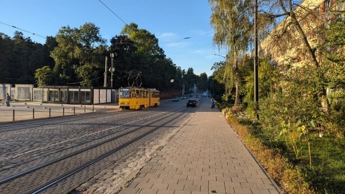 У Львові біля Личаківського цвинтаря облаштують доступні зупинки