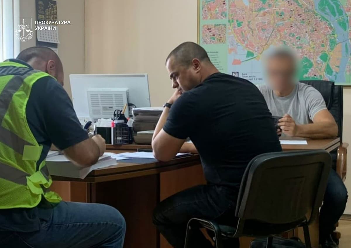 Заступника ректора київського медуніверситету підозрюють у розтраті на ремонті корпусу