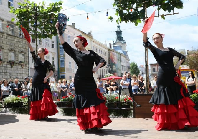 На площі Ринок завершився Фестиваль фламенко. 10 атмосферних фото