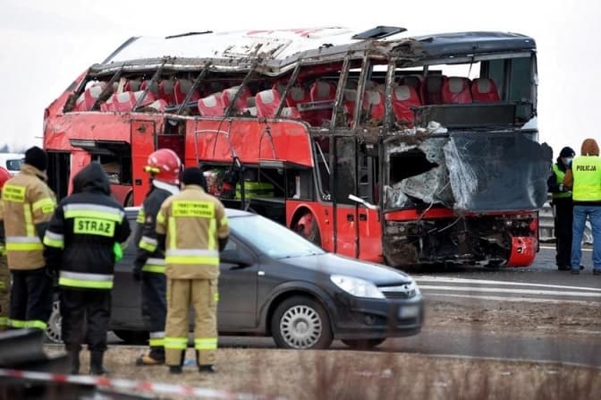 Аварія автобуса у Польщі: дев'ятеро українців у важкому стані