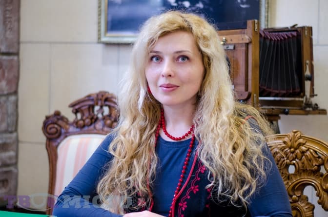 (Не)пересічні львів’яни. Мисткиня витинанок