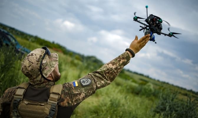 Бійці львівської бригади показали, як знищують окупантів дронами