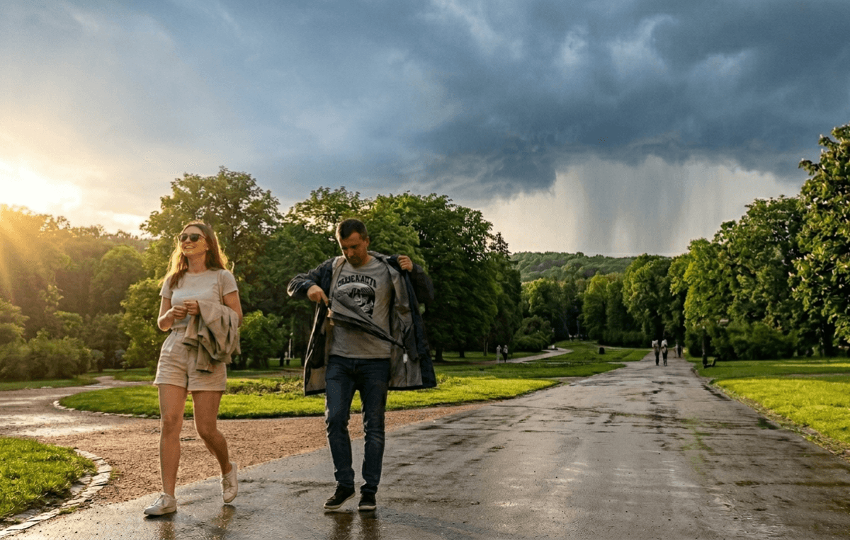 Від +15 до +30 °C за кілька днів: синоптики розповіли, чому Львів штормить від погодних гойдалок