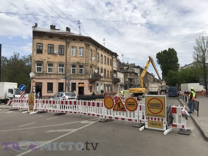 Як ремонтують вулицю Хмельницького у Львові. Фото, відео