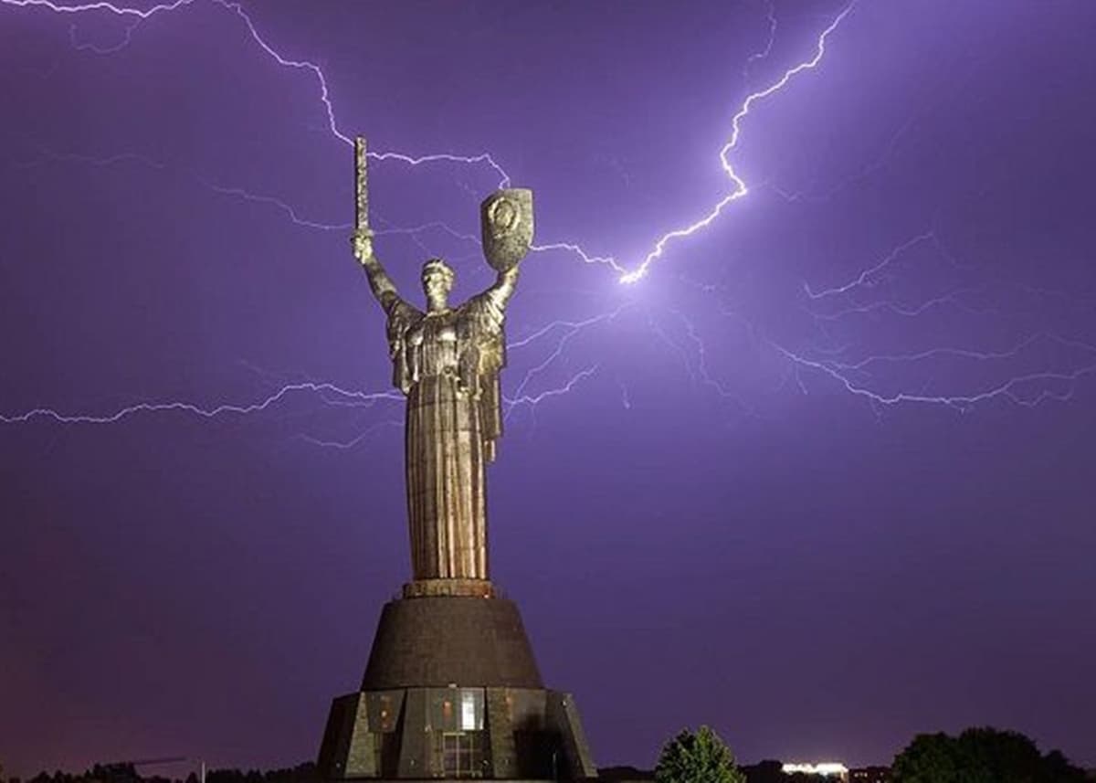 Жовтий рівень небезпеки та різке похолодання: якою буде погода у Києві протягом тижня