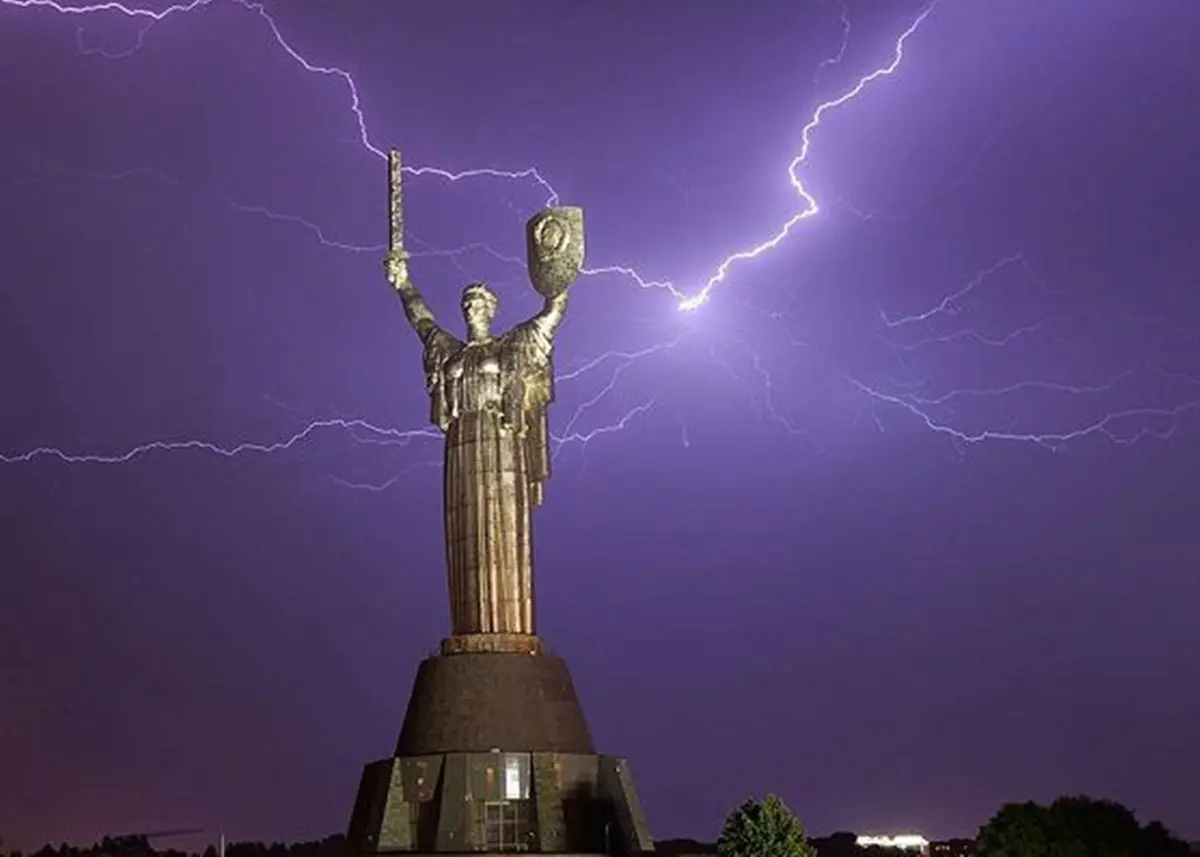 Жовтий рівень небезпеки та різке похолодання: якою буде погода у Києві протягом тижня