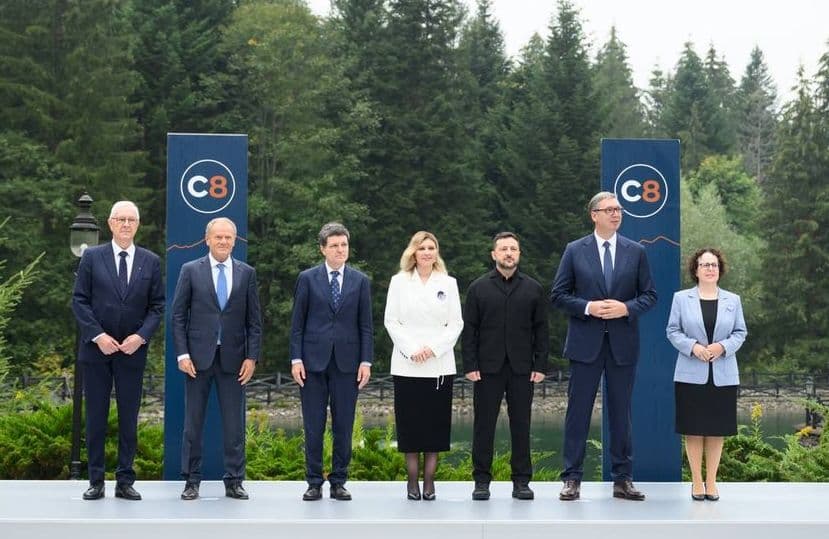 В Україні стартував перший саміт "Карпатської вісімки", де зібрались європейські лідери