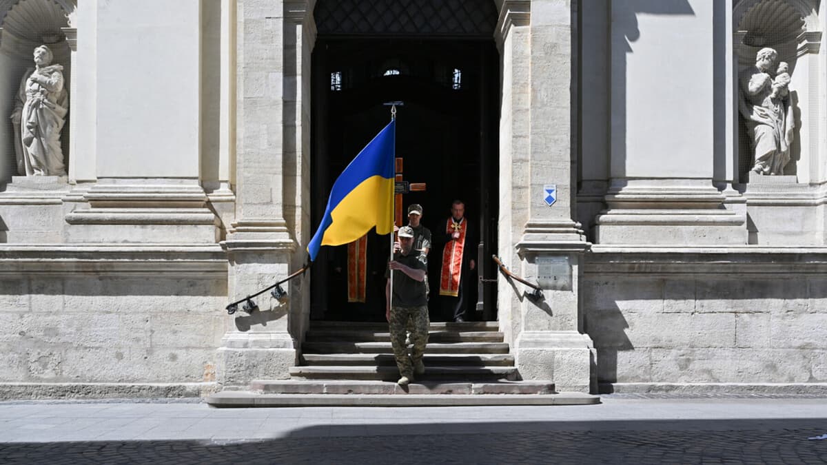 У Львові прощаються із трьома Захисниками. Що про них відомо