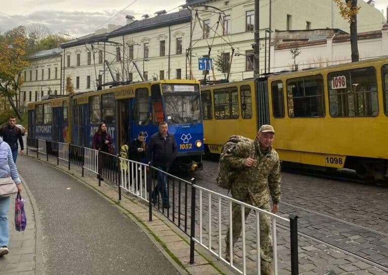 Через відсутність світла у Львові зупинились трамваї / фото ілюстративне