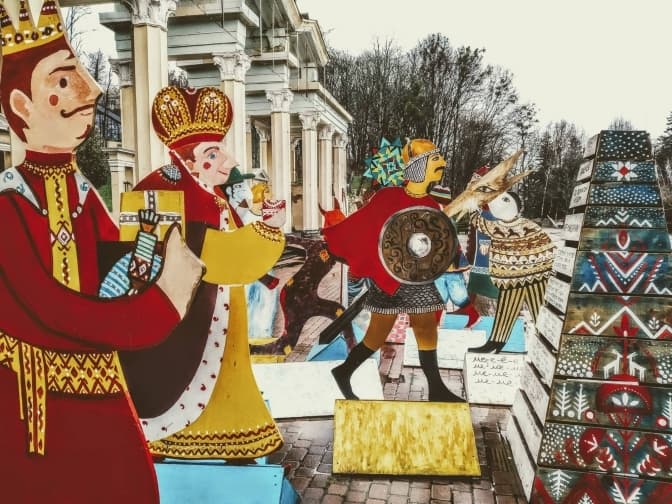 У львівському парку культури просять не красти фігури з арт-вертепу
