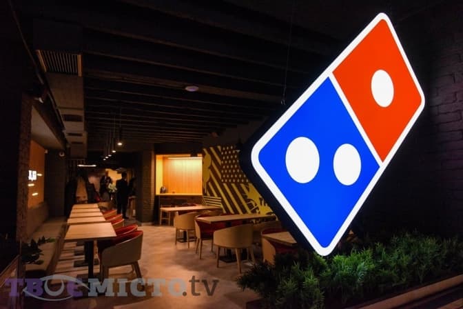 У центрі Львова відкрили третю піцерію Domino`s. Фоторепортаж