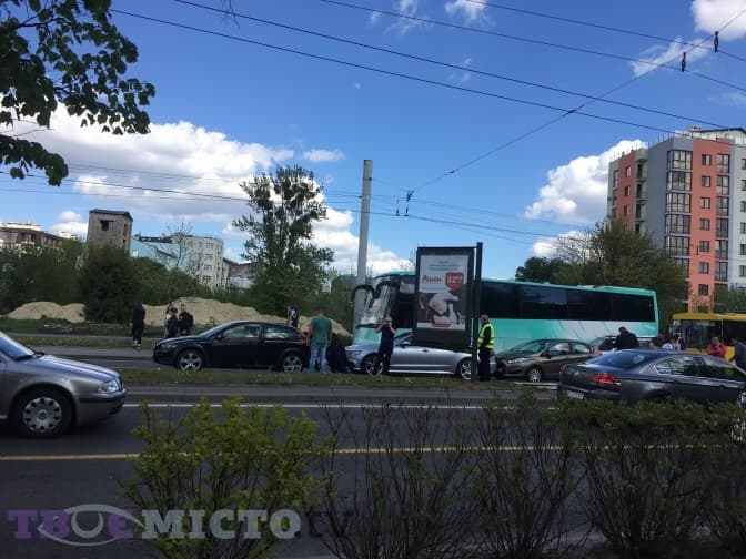 Ситуація на вулицях Львова. Затор на Чорновола