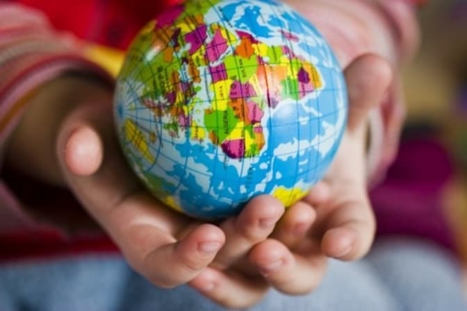 Туреччина вводить комендантську годину і закриває школи, натомість Нідерланди карантин послабили