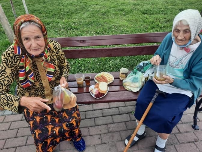 Львів’ян просять долучитися до закупівлі та роздачі їжі безхатькам та потребуючим