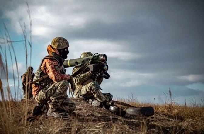 Окупанти за добу втратили 400 військових, 16 танків та майже пів сотні бойових машин