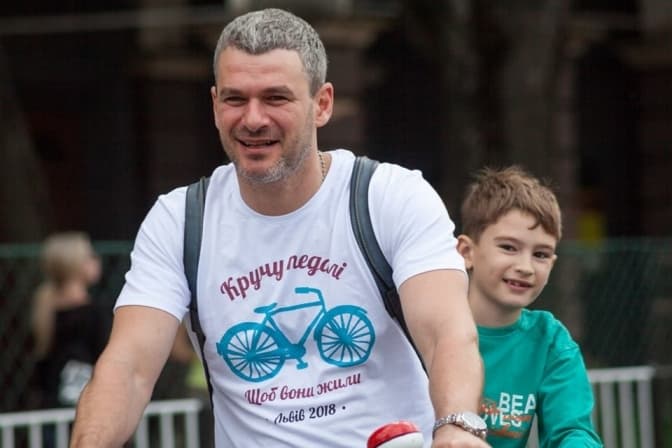 Кручу педалі, щоб вони жили. Львів’ян кличуть на благодійний велозабіг із Арсеном Мірзояном