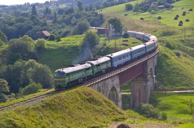 Укрзалізниця призначила додатковий поїзд до Ужгорода, який зупинятиметься у Львові