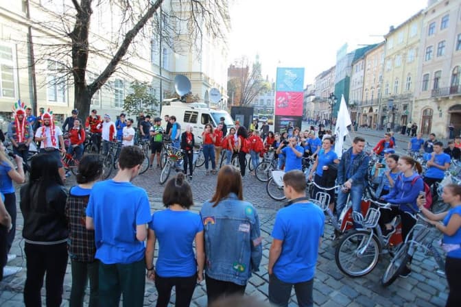 Львів’яни долучилися до акції «Велосипедом на роботу». Фото