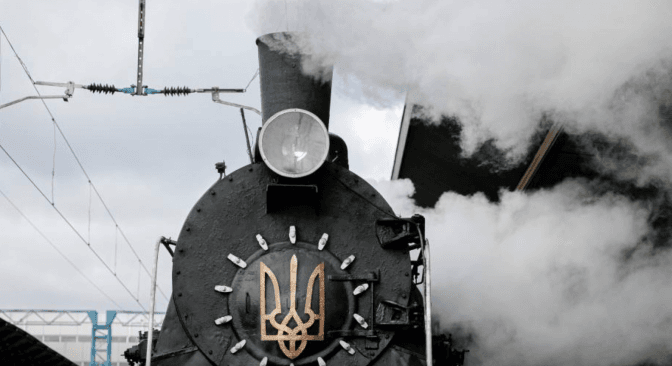 У Львові від сьогодні в честь Дня Миколая курсуватиме чарівний експрес