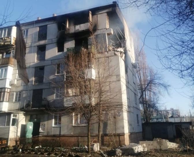 Унаслідок ранкового обстрілу на Луганщині є загиблі і поранені