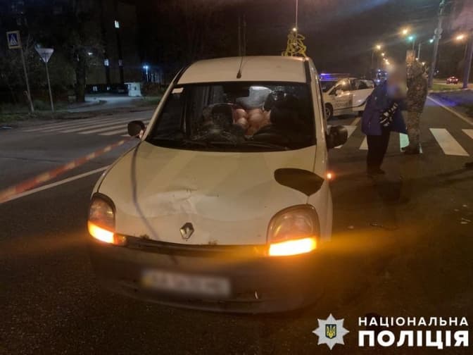 На блокпосту в Києві автомобіль збив прикордонницю