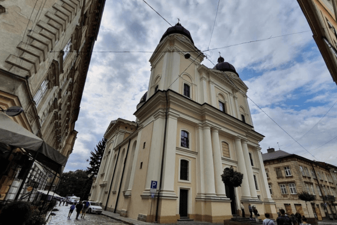 Храмове свято на Краківській з ароматом яблук