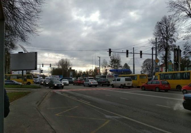 Ситуація на дорогах Львова: не працюють світлофори на трьох вулицях