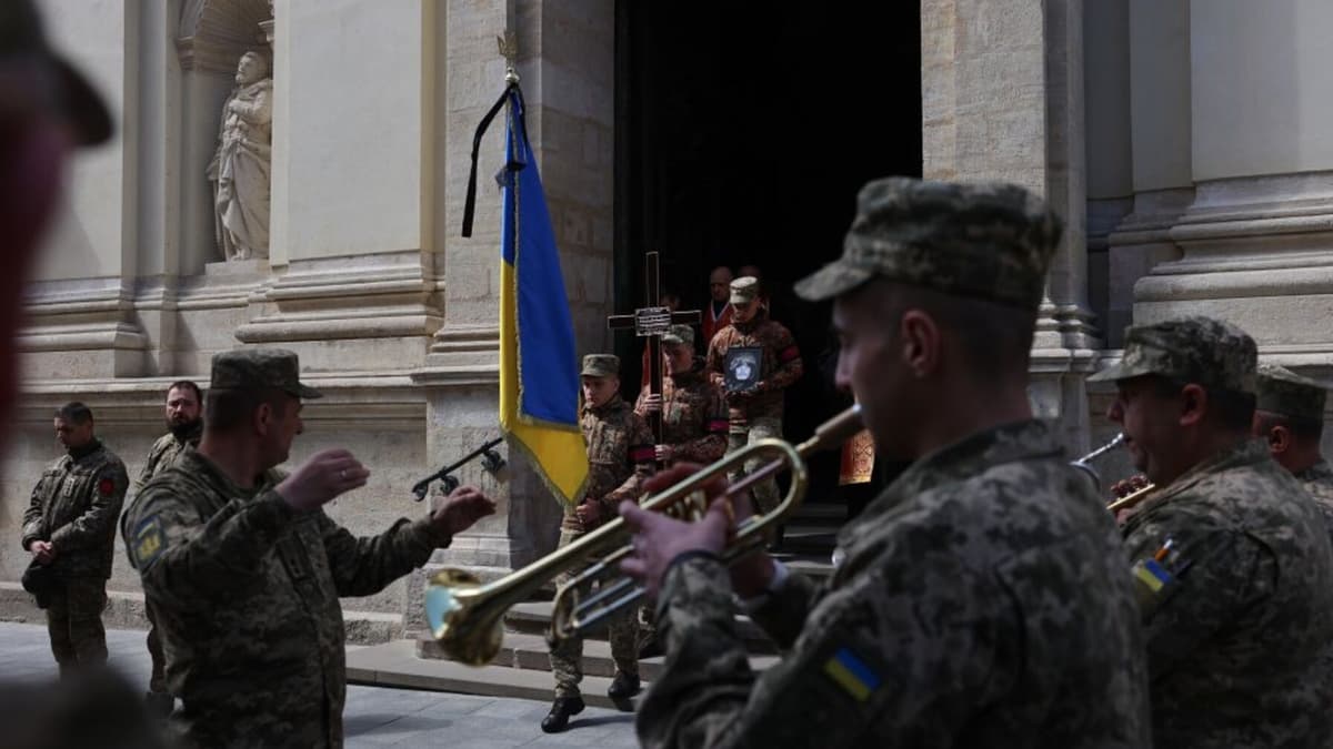 Сьогодні Львів прощається з двома Захисниками: Любомиром Мируном та Андрієм Никитюком