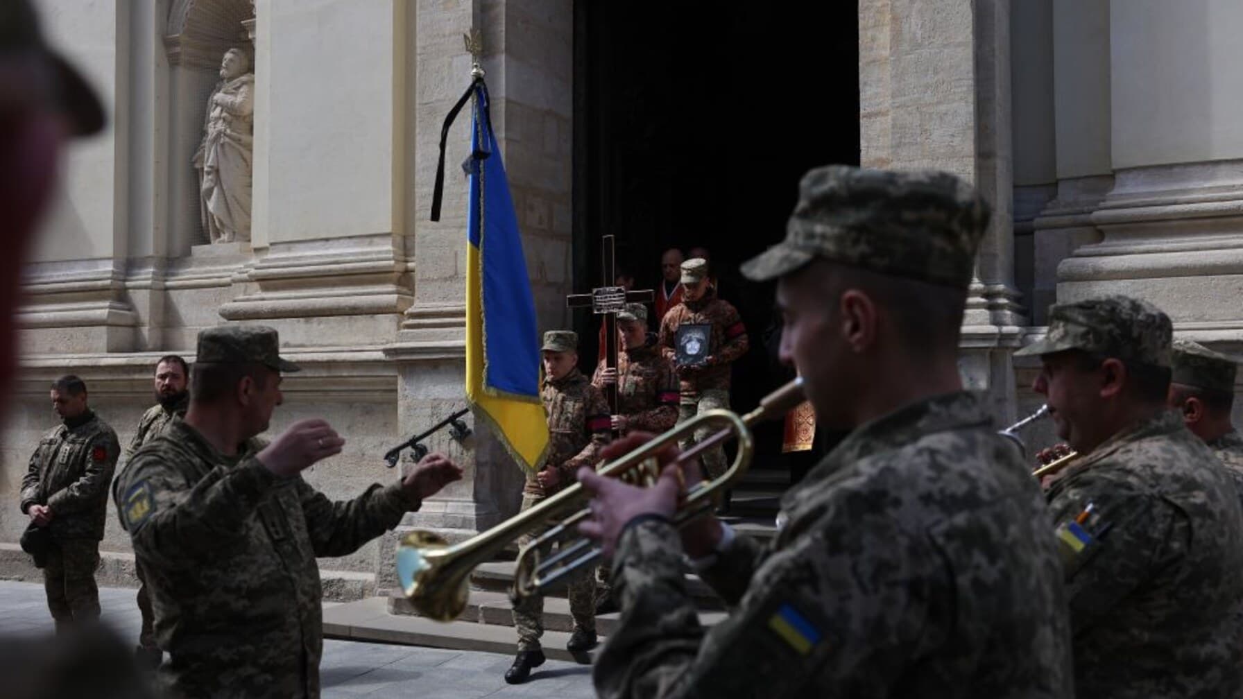 Львів попрощається сьогодні з двома Героями: Любомиром Мируном та Андрієм Никитюком