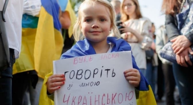 У Києві фіксують найбільше порушень мовного закону. У яких сферах