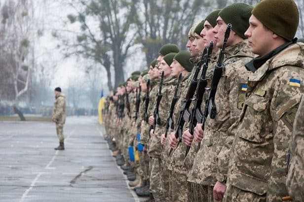 Студенти, які відмовляться проходити базову військову підготовку, будуть відраховані – Міноборони