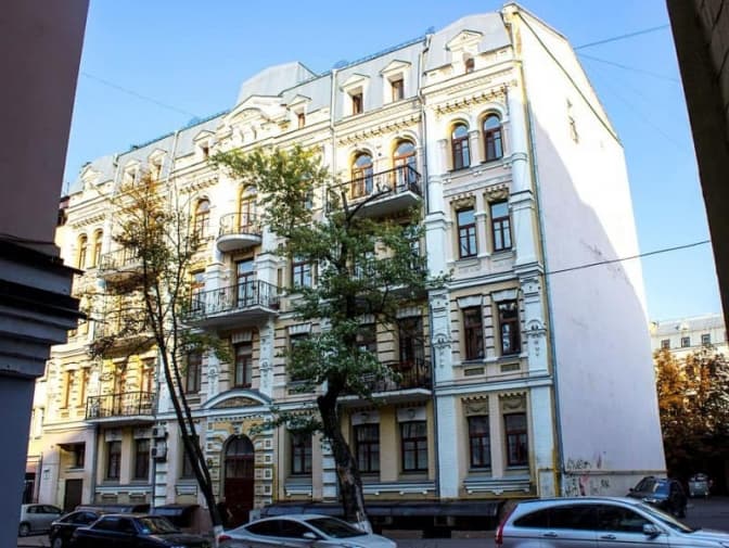 Поліція завела справу через незаконну надбудову на пам’ятці архітектури на Подолі